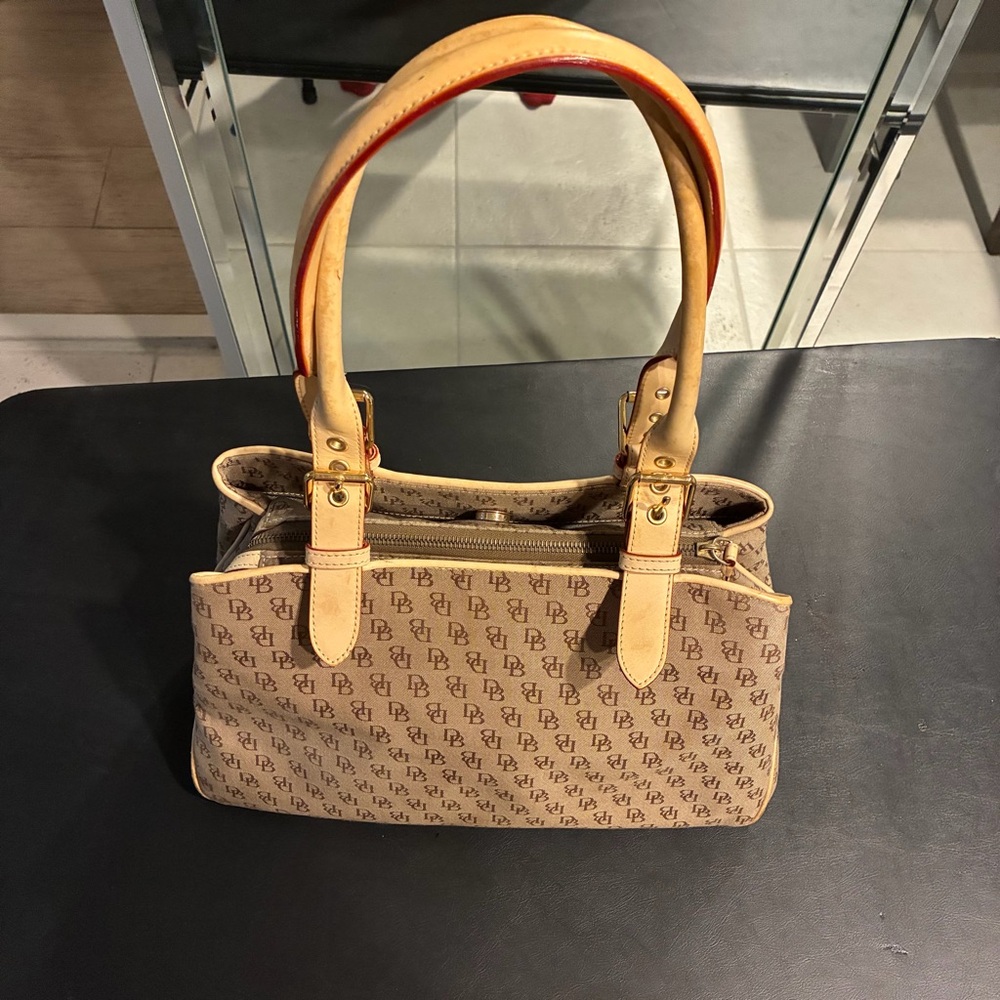 Dooney & Bourke Beige Monogram Tote with Cream Trim with extras - Picture 9 of 11
